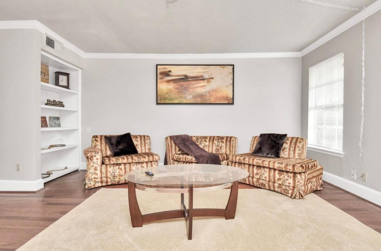 Stunning Private Room In Town Home Houston Kültér fotó