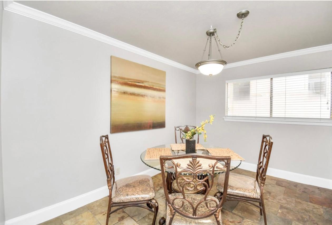 Stunning Private Room In Town Home Houston Kültér fotó